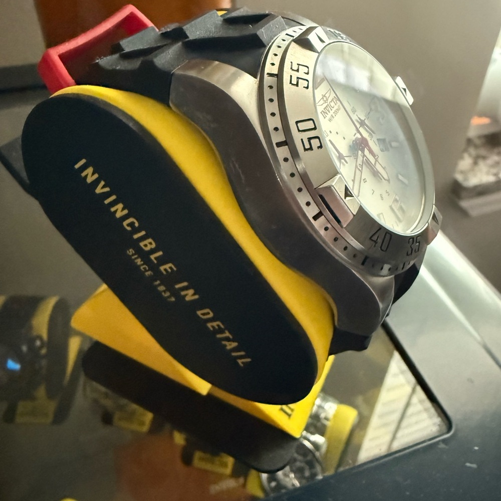 Invicta Excursion Sport - Picture 3 of 6